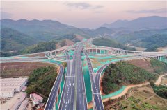 五条高速贯通构成肇庆千里文化生态旅游大环线