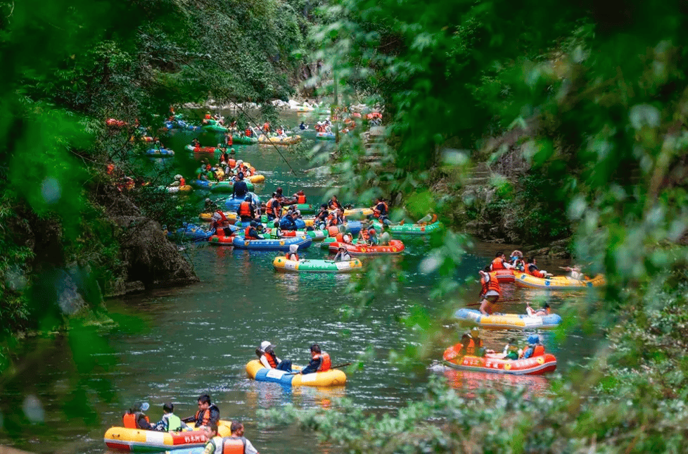 玩水赛道走红,漂流商家如何“承流量而上”